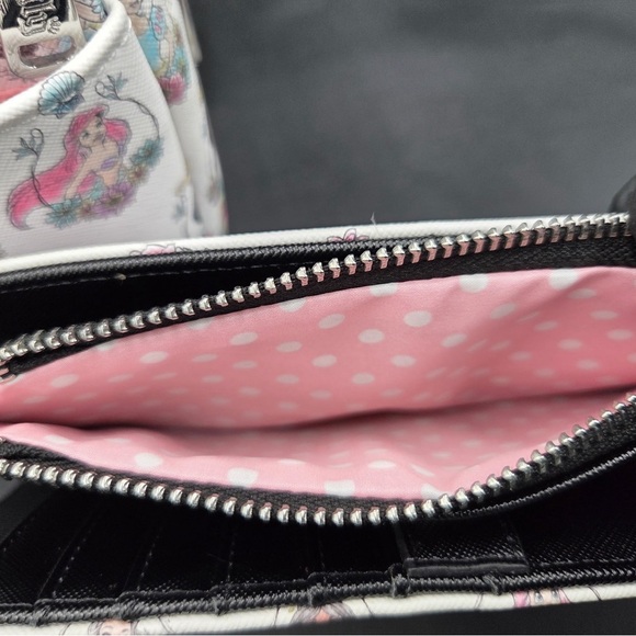 Loungefly Princess Frame Backpack with matching Wallet - Picture 9 of 11